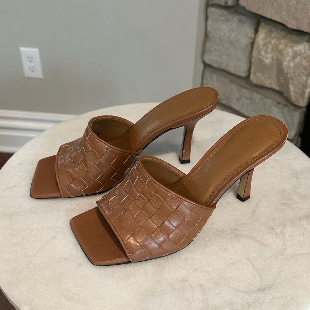 Marc Fisher Dara Square Toe Heeled Slide Sandal Medium Natural Leather Size 7.5